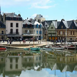 Tres Bel Avec Superbe Vue Sur Le Port De Saint Goustan Auray